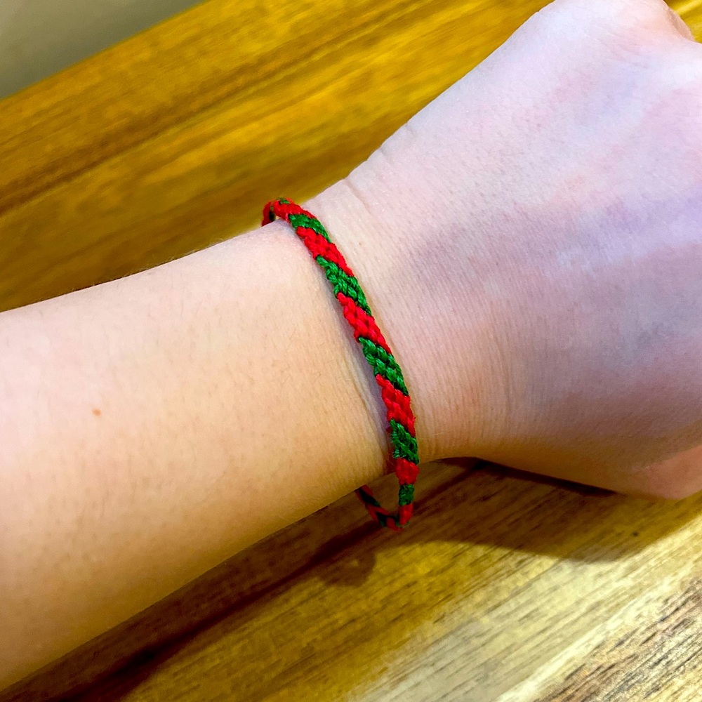 3/$11 Bracelet: Red & Green Threaded Bracelet